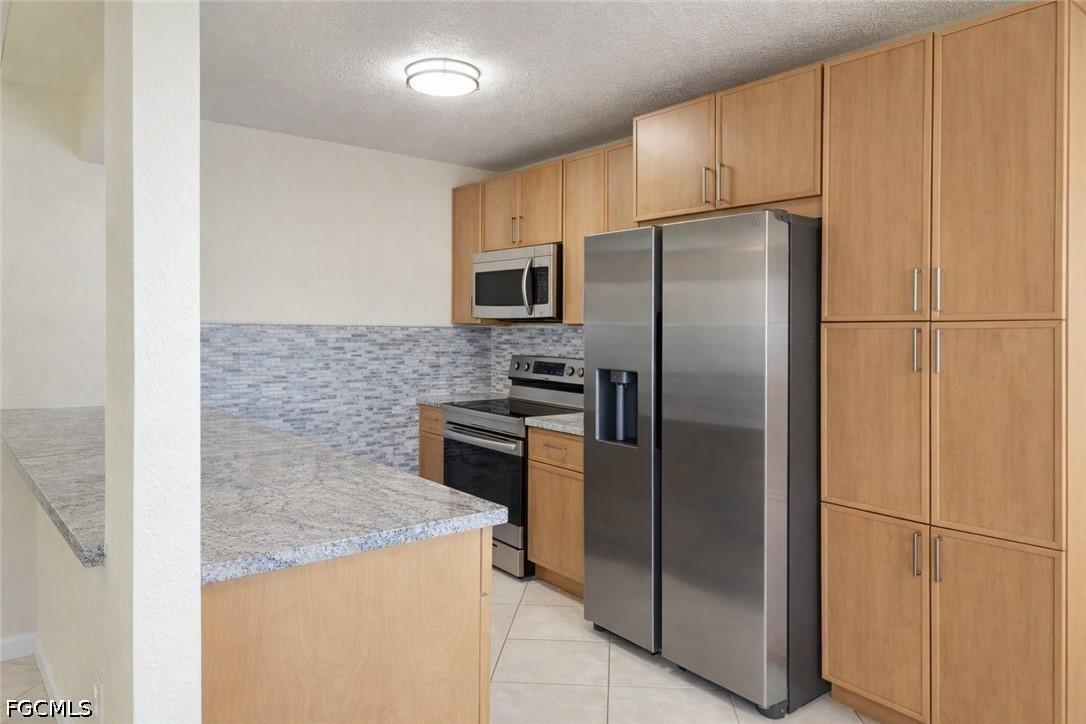 4625 Bayshore Dr. #D1, Naples, FL 34112