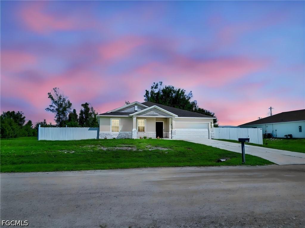 805 Whispering Pines Rd., Cape Coral, FL 33993