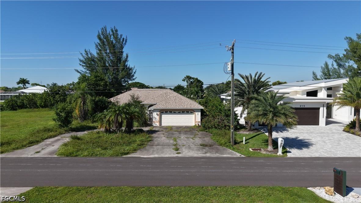 209 SE 28th Ter., Cape Coral, FL 33904