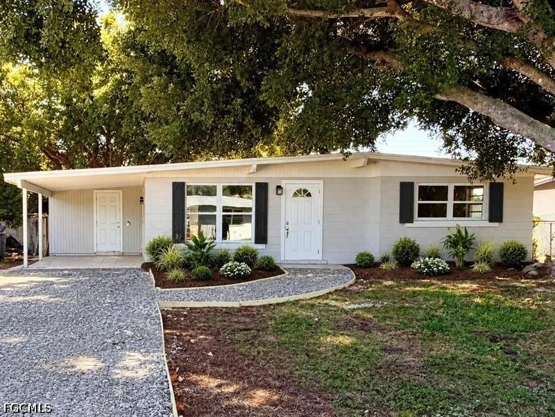 2180 Barry Dr., Fort Myers, FL 33907