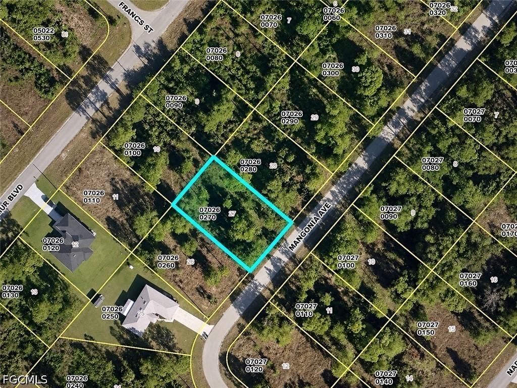 350 Mangonia Ave., Lehigh Acres, FL 33974