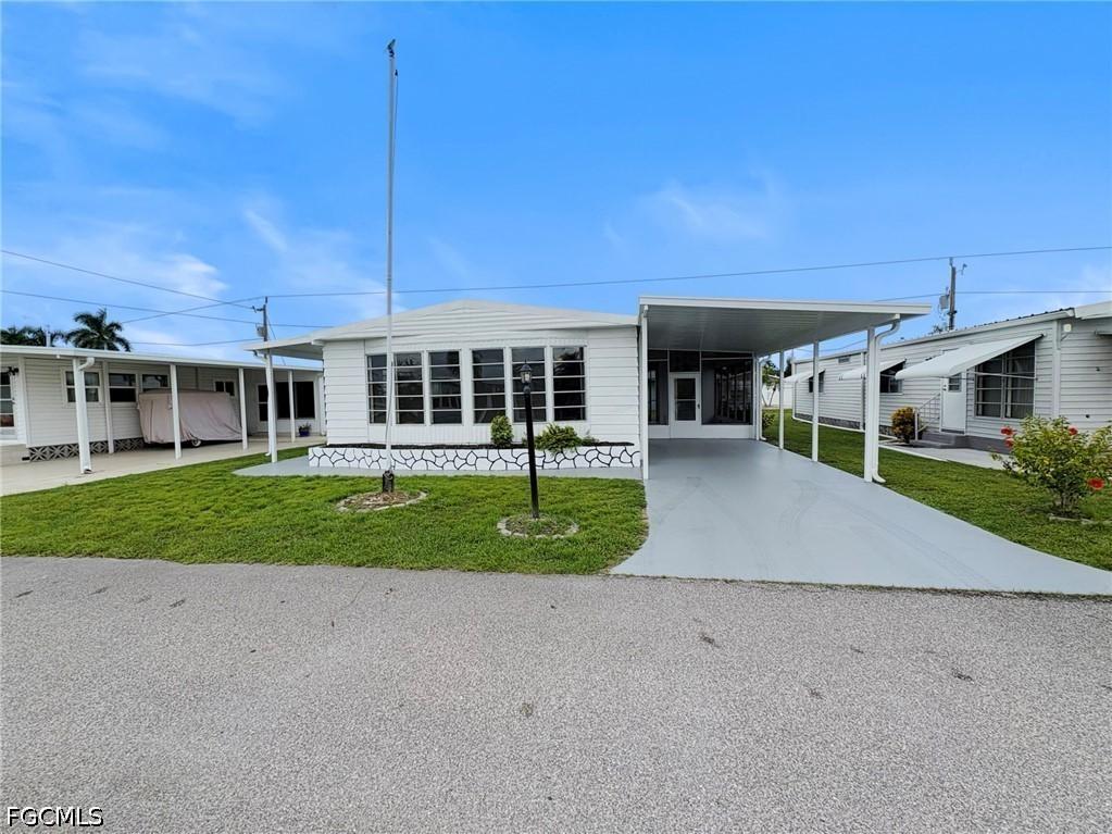 3347 Rainbow Ln., North Fort Myers, FL 33903