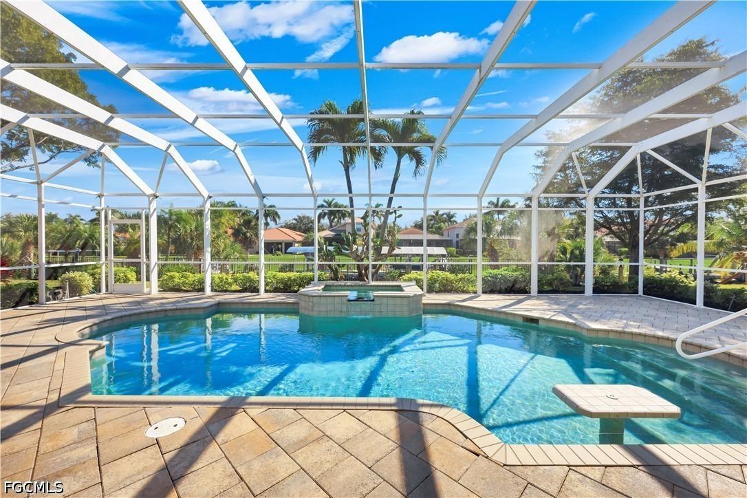 9214 Palm Island Cir., North Fort Myers, FL 33903