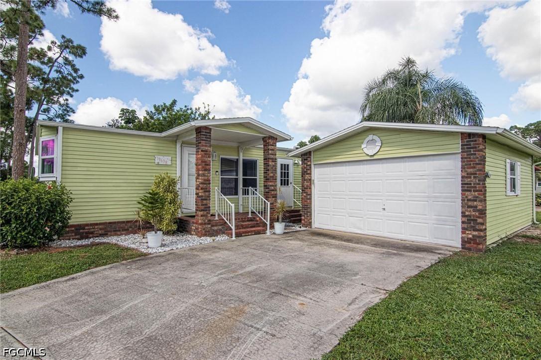 19638 Eagle Trace Ct., North Fort Myers, FL 33903