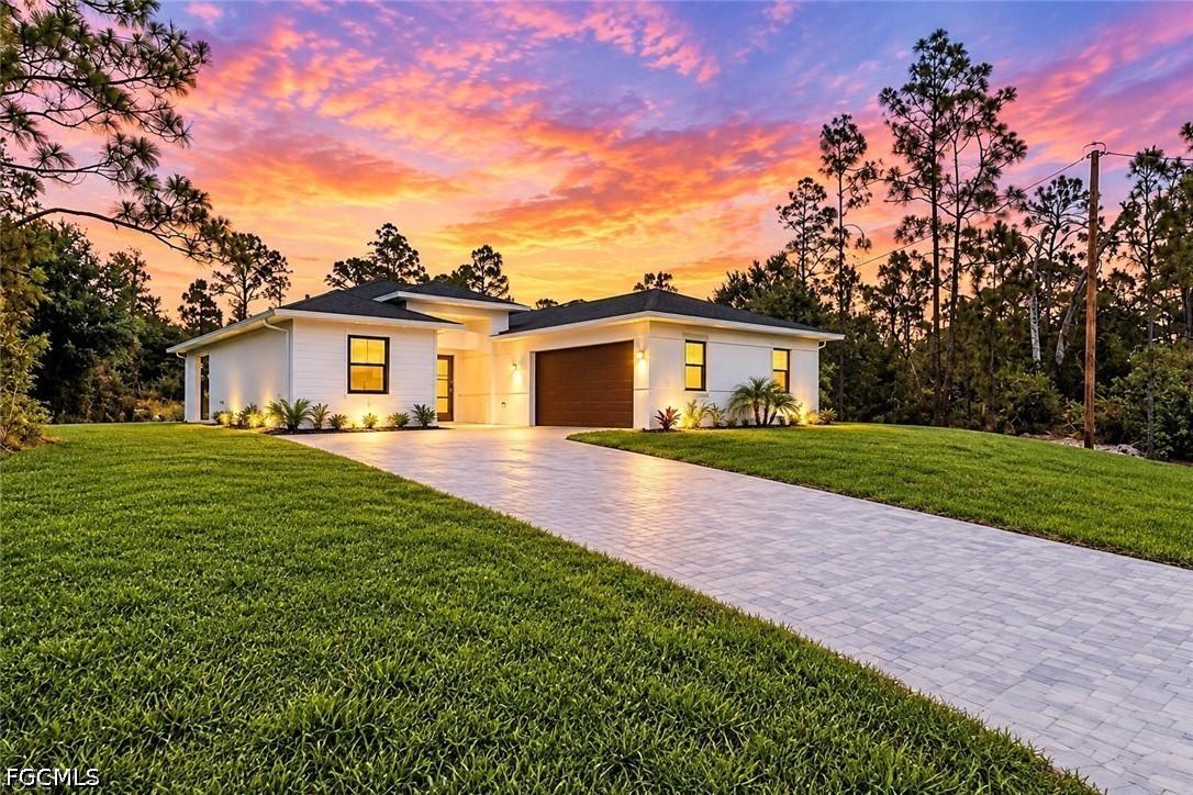 719 Almelia St., Lehigh Acres, FL 33974