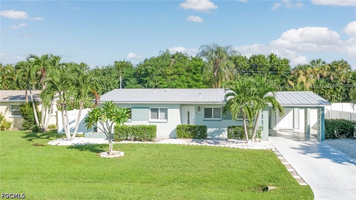 843 Lake Mcgregor Dr., Fort Myers, FL 33919