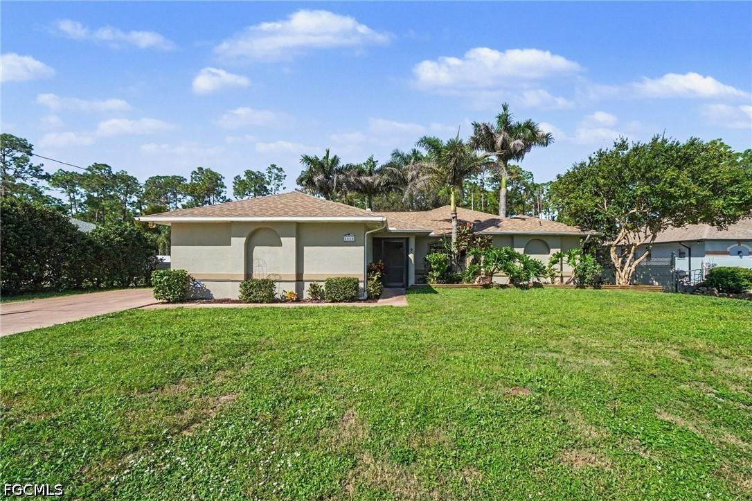 1111 Thompson Ave., Lehigh Acres, FL 33972