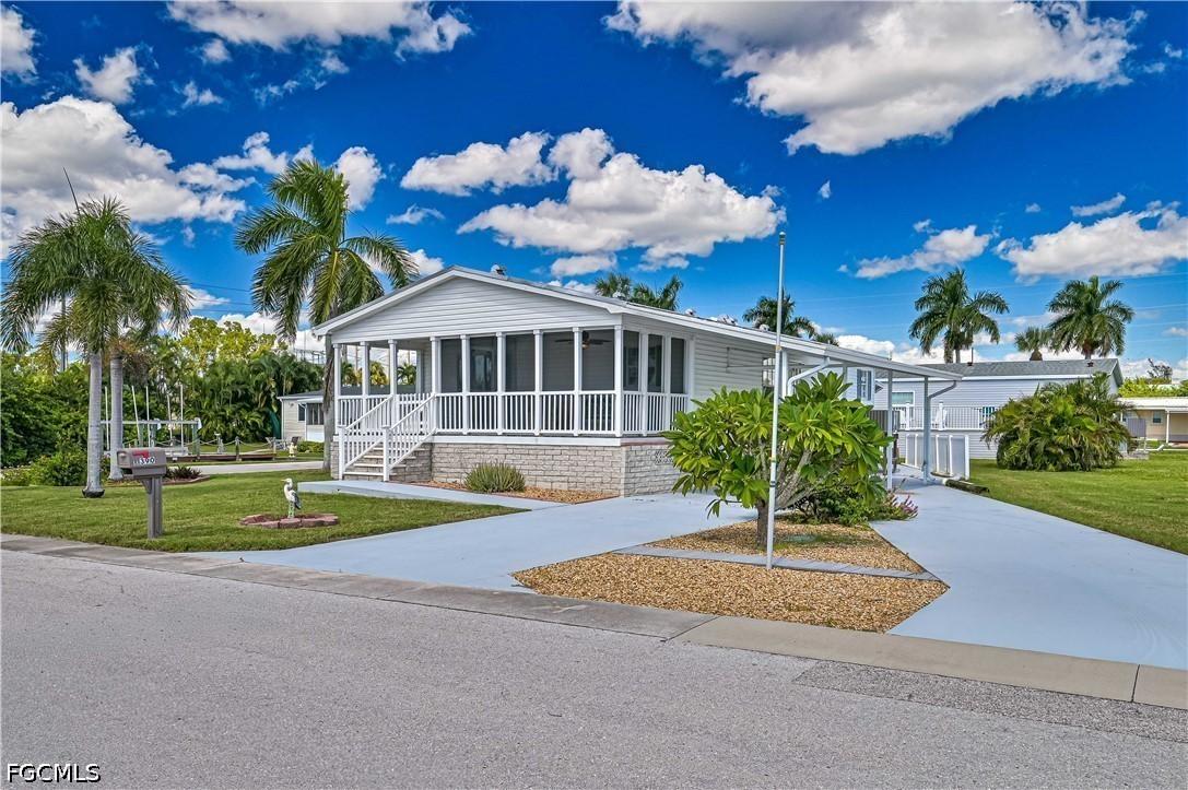 11390 Azalea Ln., Fort Myers Beach, FL 33931