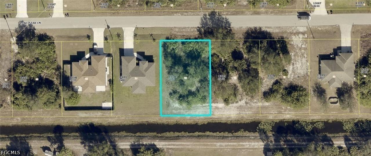 552 Lone Star Ln., Lehigh Acres, FL 33974