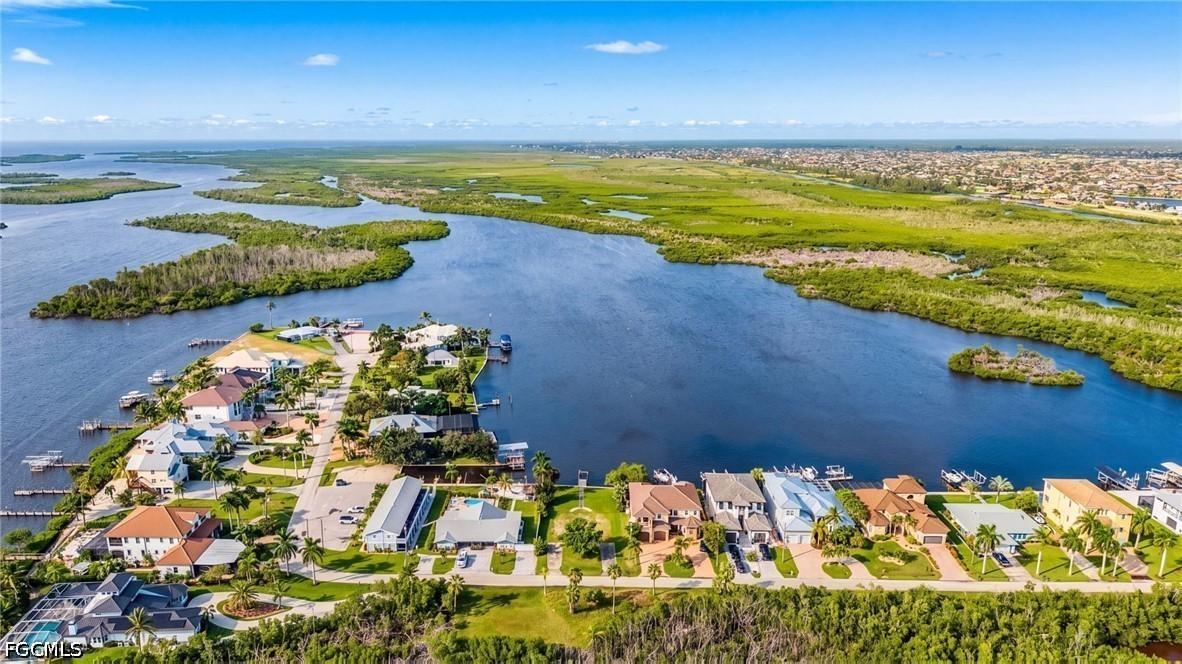12190 Shoreview Dr., Matlacha, FL 33993