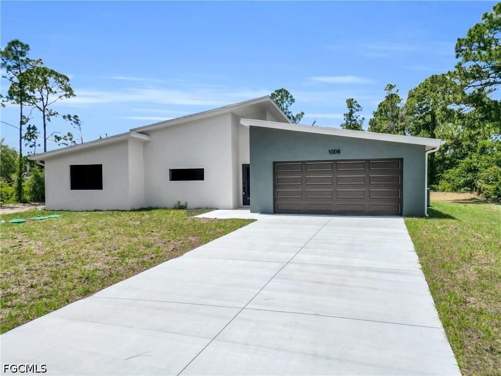 1006 Macy St., Lehigh Acres, FL 33974