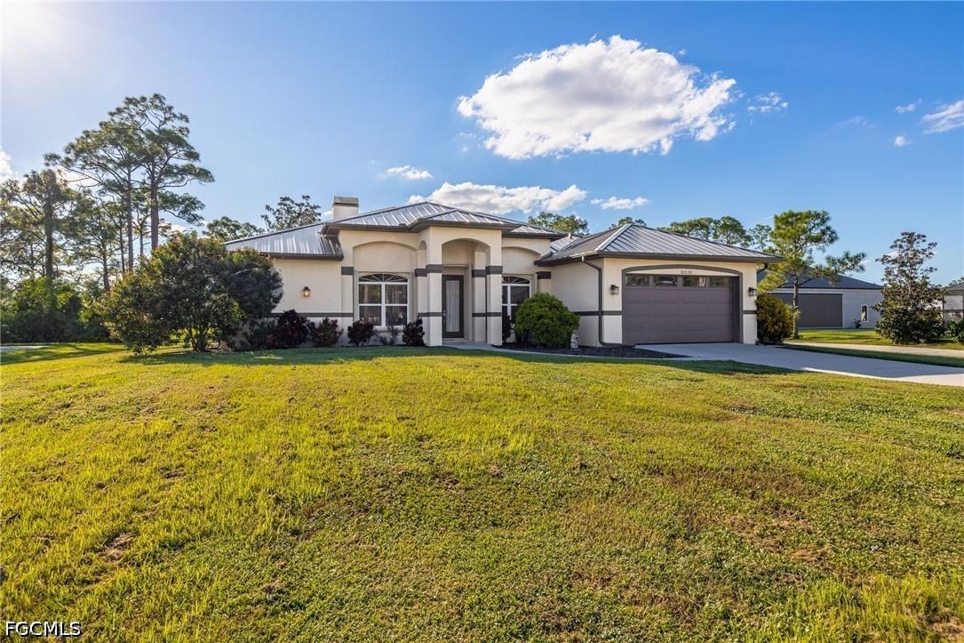 18839 Baseleg Ave., North Fort Myers, FL 33917