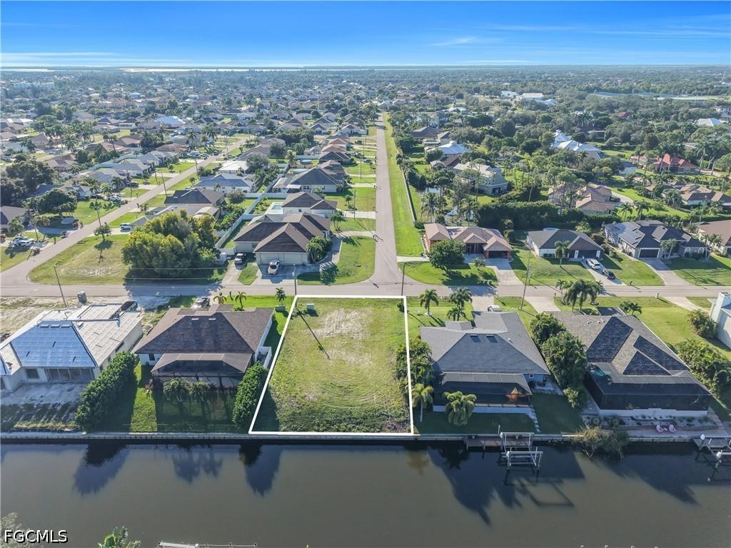 2011 SW 17th Pl., Cape Coral, FL 33991