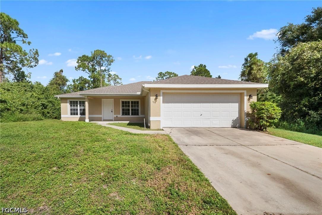 919 Berg St., Lehigh Acres, FL 33974