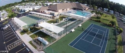 146 Caravan Cir., North Fort Myers, FL 33903