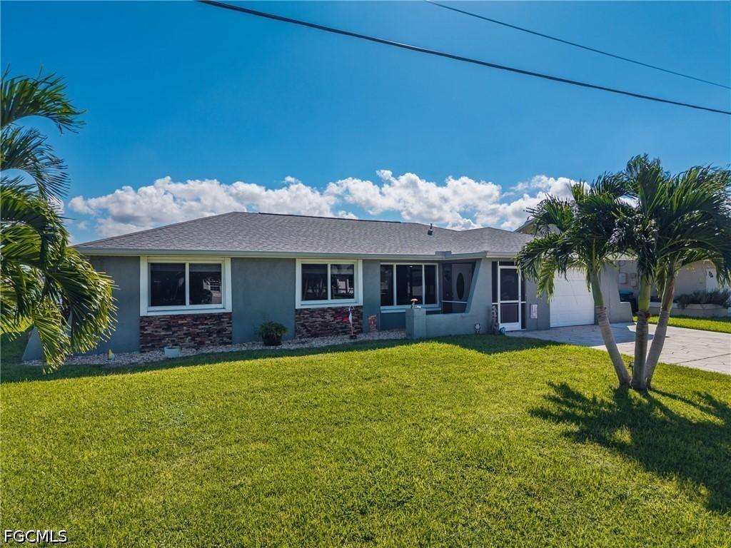 15 SE 10th Ave., Cape Coral, FL 33990