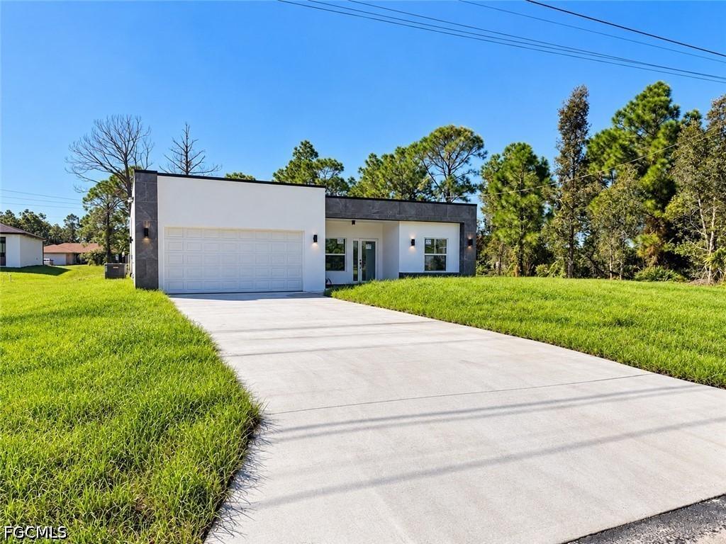 2905 43rd St., Lehigh Acres, FL 33971