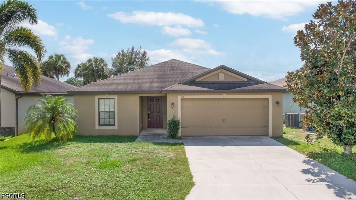 313 Shadow Lakes Dr., Lehigh Acres, FL 33974
