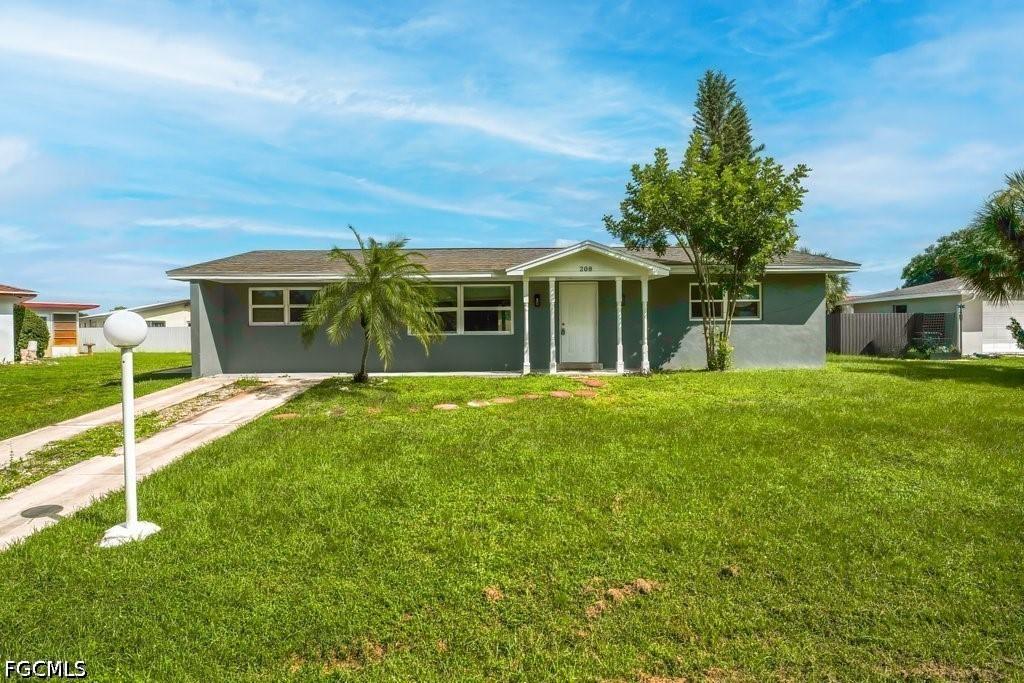 208 Norwich Ave., Lehigh Acres, FL 33936