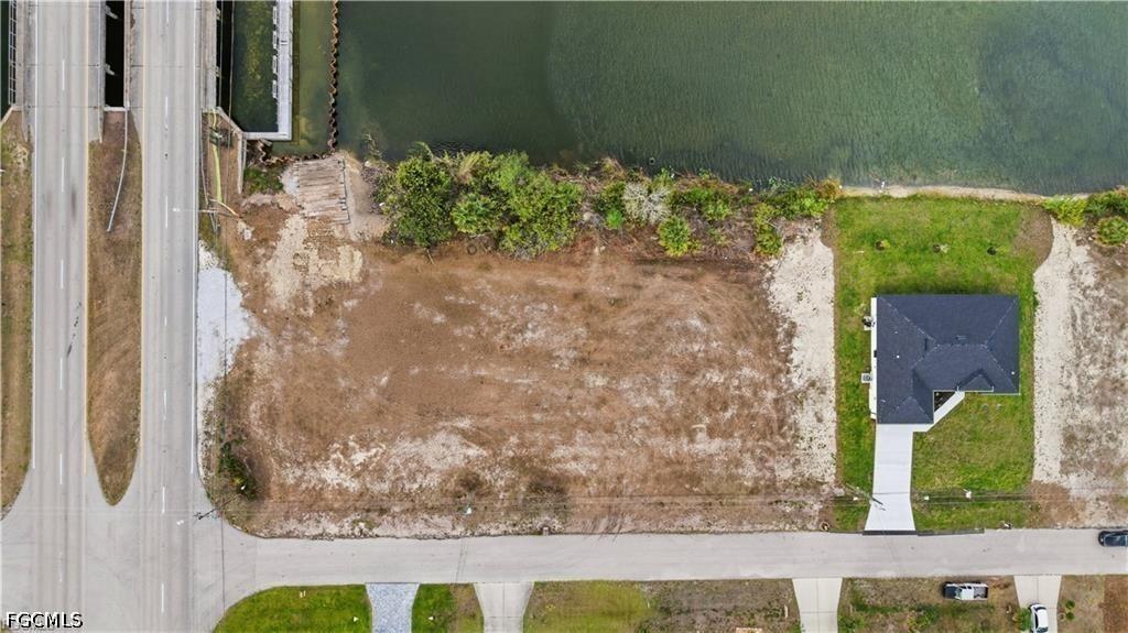 1525 NW 17th St., Cape Coral, FL 33993