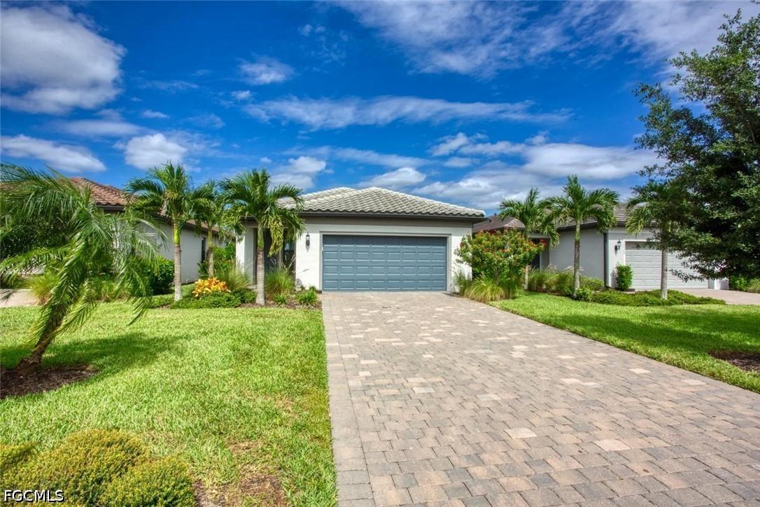 20032 Kingmont Dr., Estero, FL 33928