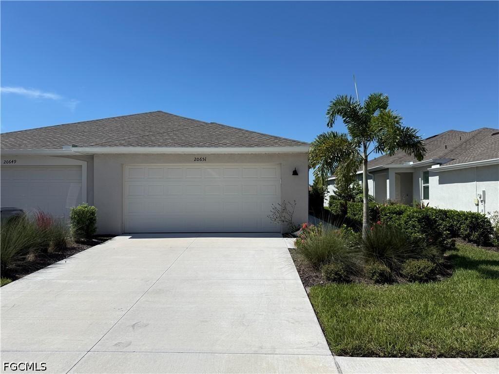 20651 Hazelnut Ct., Lehigh Acres, FL 33936