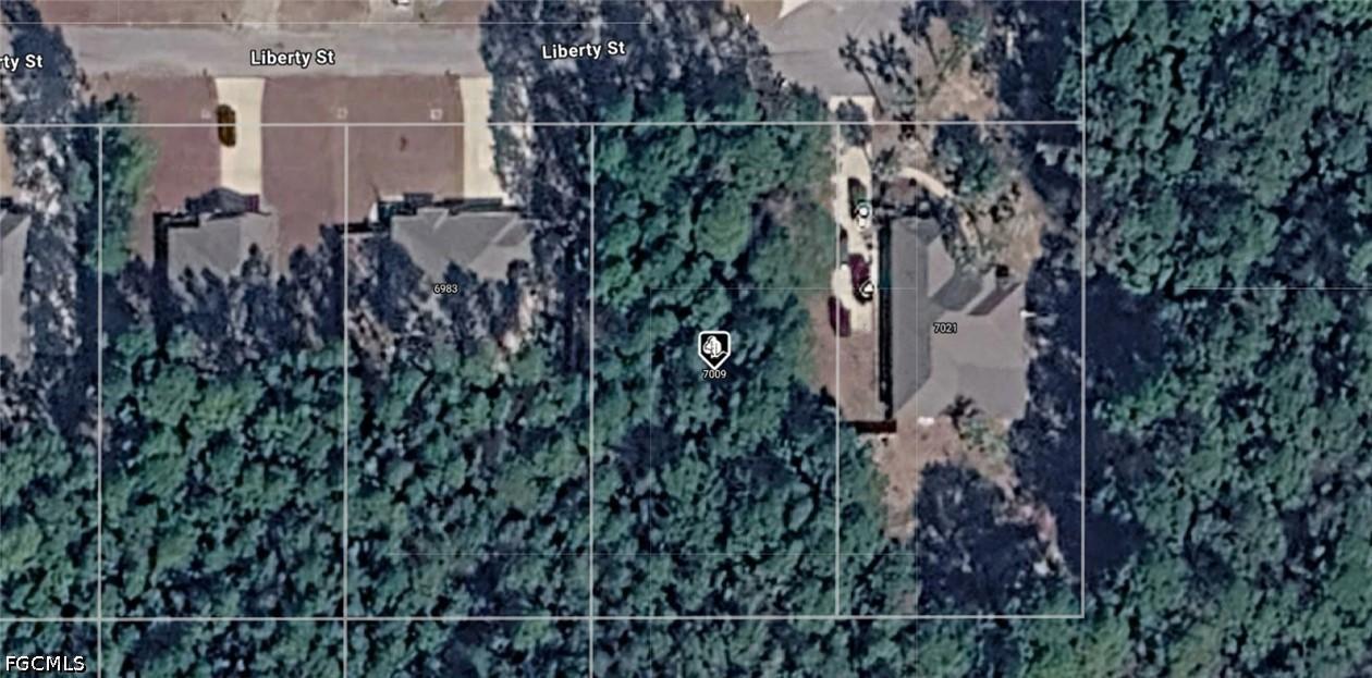 7009 Liberty St., Navarre, FL 32566