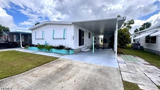 5518 Virginia Dare Ln., North Fort Myers, FL 33917