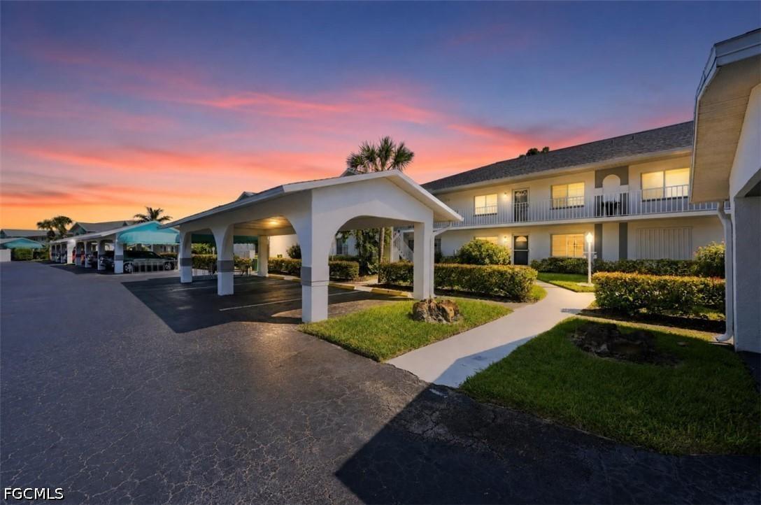 196 Belina Dr. #5, Naples, FL 34104