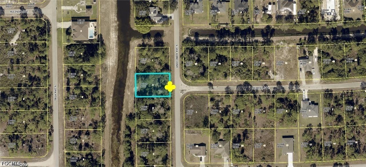 832 Anaconda Ave., Lehigh Acres, FL 33974