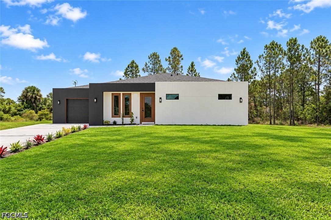 1247 Edna St., Lehigh Acres, FL 33974