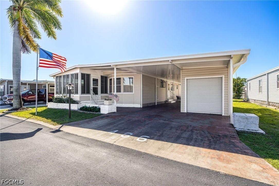 486 Jacklin Ln., North Fort Myers, FL 33903