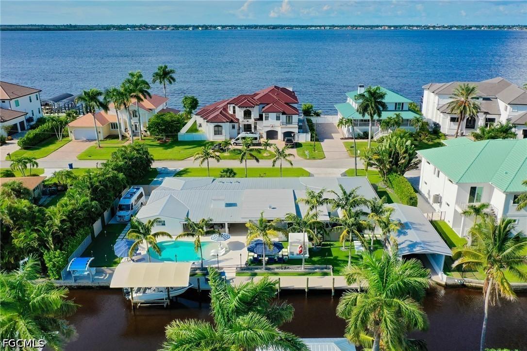 12743 Dennis Dr., Fort Myers, FL 33908