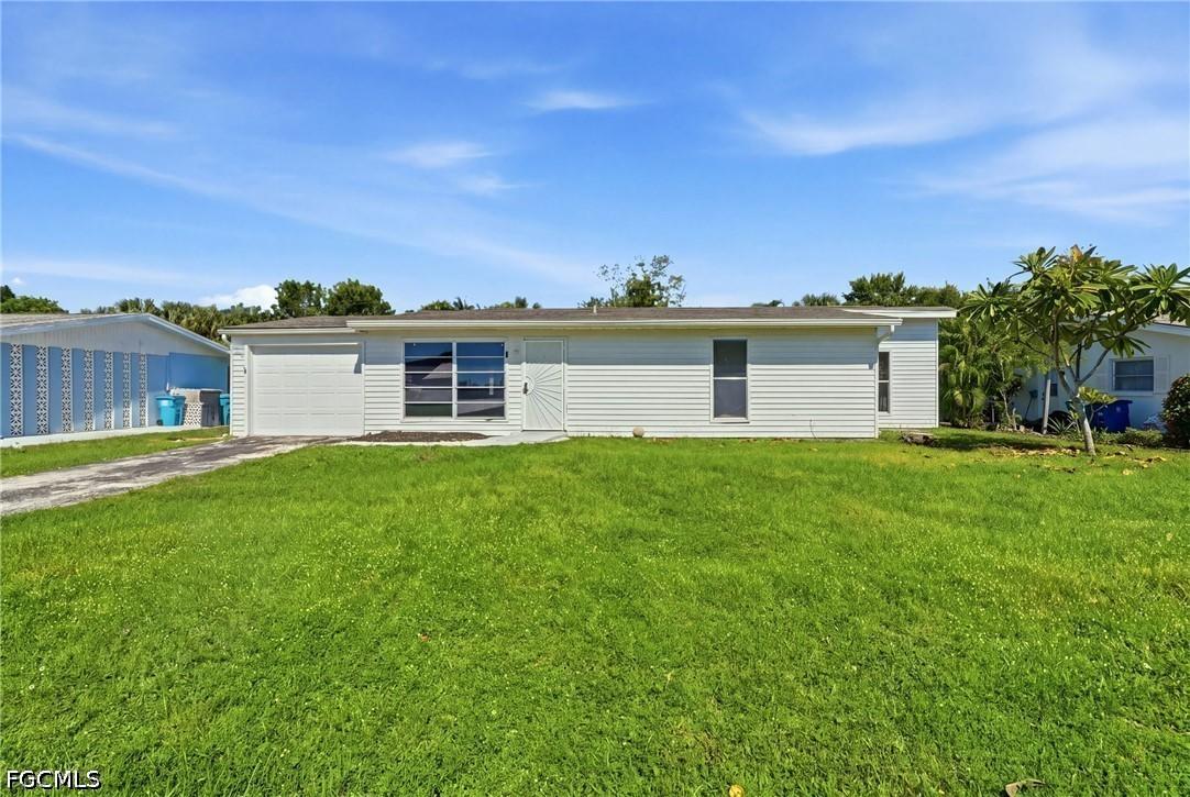 871 Lake Mcgregor Dr., Fort Myers, FL 33919