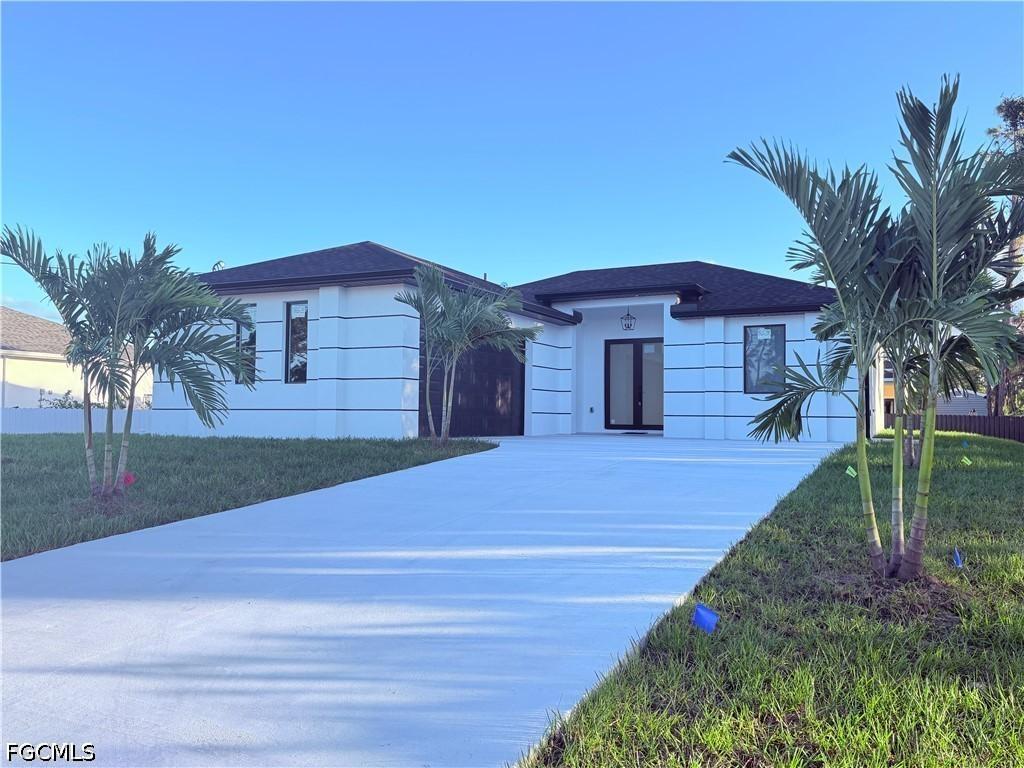 194 Karlow Ave., Lehigh Acres, FL 33974
