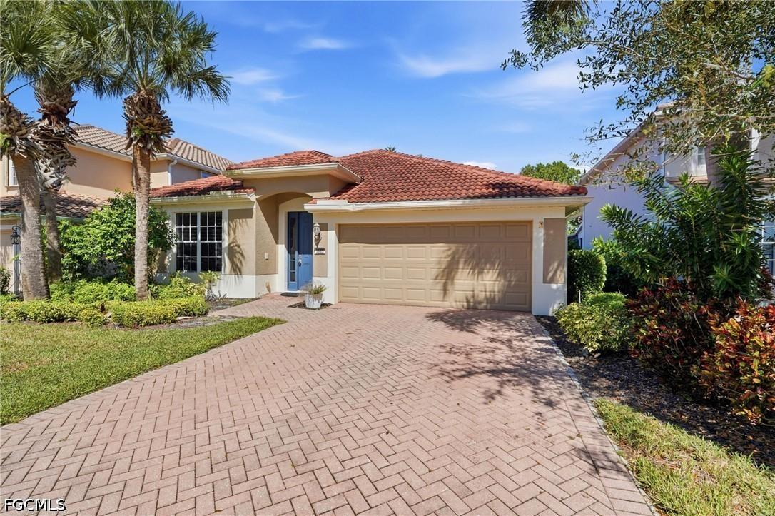 1955 Fairmont Ln., Naples, FL 34120