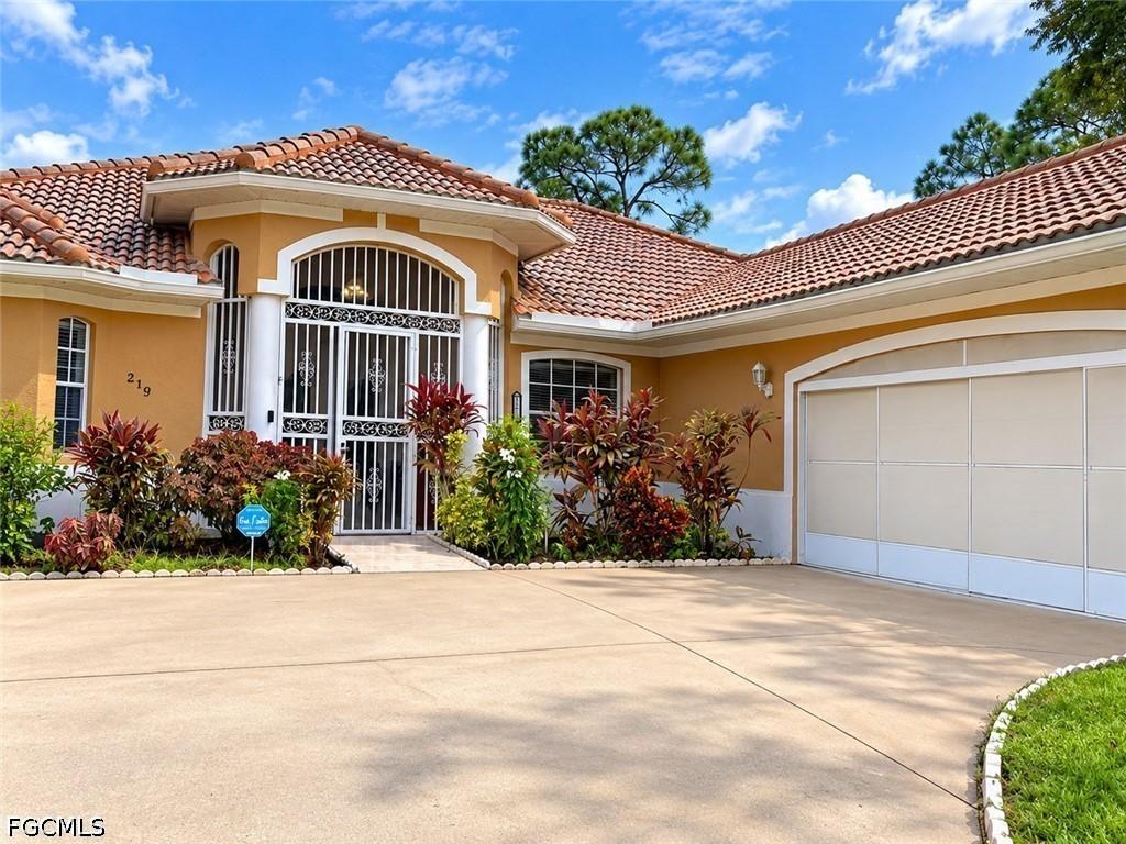 219 Columbus Ave., Lehigh Acres, FL 33936
