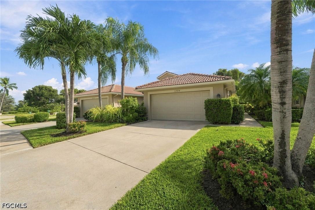 6524 Castlelawn Pl. #64, Naples, FL 34113