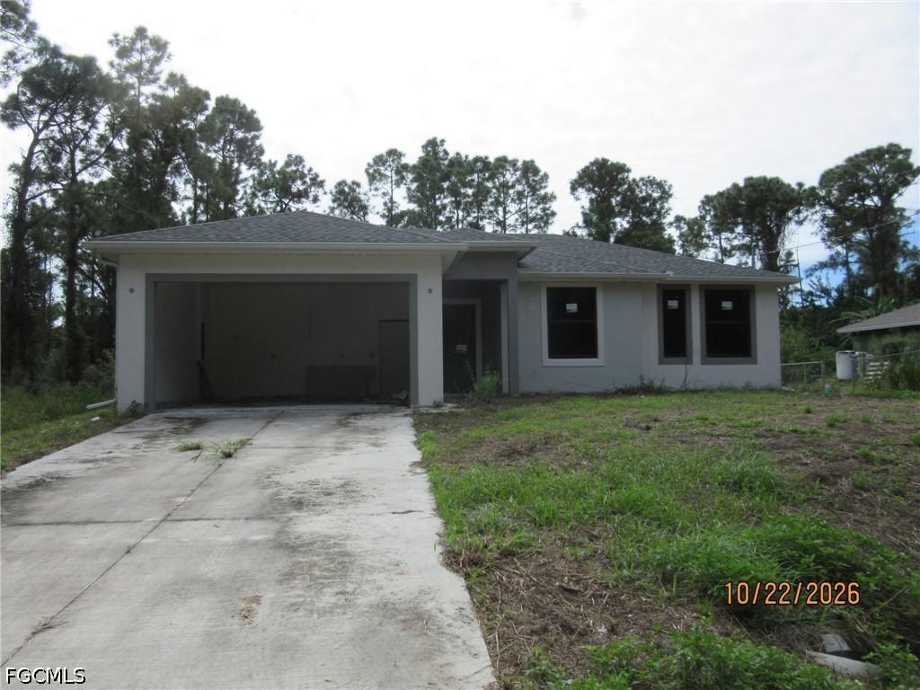 921 Bassinger Ave., Lehigh Acres, FL 33974