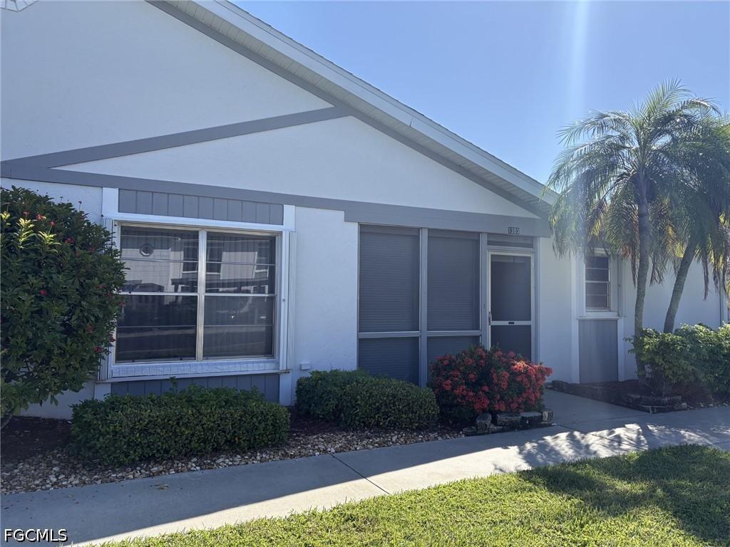 1303 Sandtrap Dr., Fort Myers, FL 33919