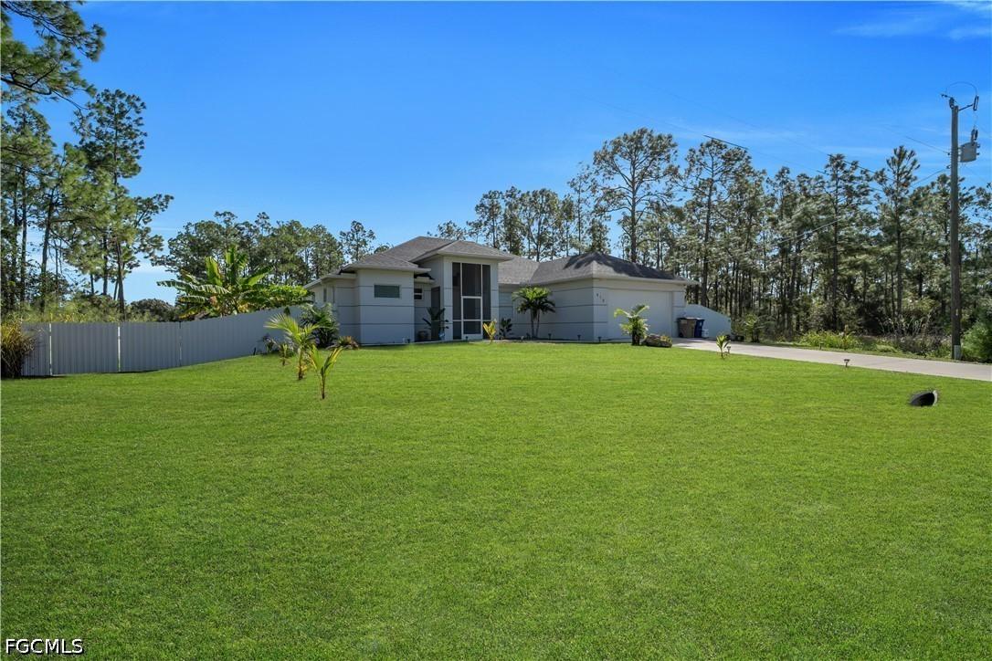 910 Scott Ave., Lehigh Acres, FL 33972