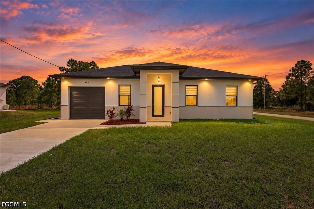 902 Wabasso Ct., Lehigh Acres, FL 33974