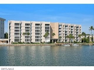 300 Park Shore Dr. #4A, Naples, FL 34103