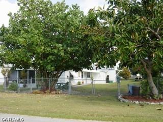 521 Coconut Ave., Goodland, FL 34140