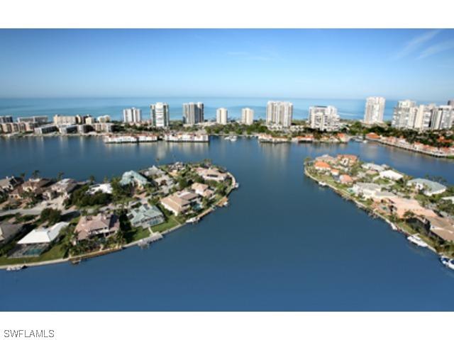 233 Mermaids Bight, Naples, FL 34103