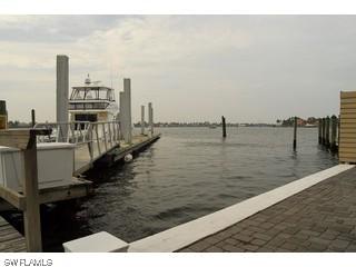 900 Broad Ave., Naples, FL 34102