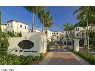 221 Harbour Dr., Naples, FL 34103