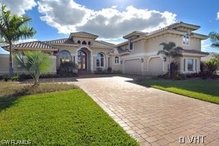 6900 Lakewood Isle Dr., Fort Myers, FL 33908