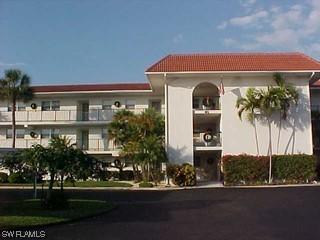 45 Highpoint Cir. #105, Naples, FL 34103