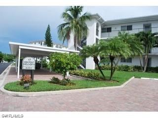 17 Highpoint Cir. #101, Naples, FL 34103